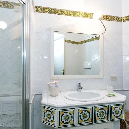 Sleeps 6 With Pool * Ragalna
