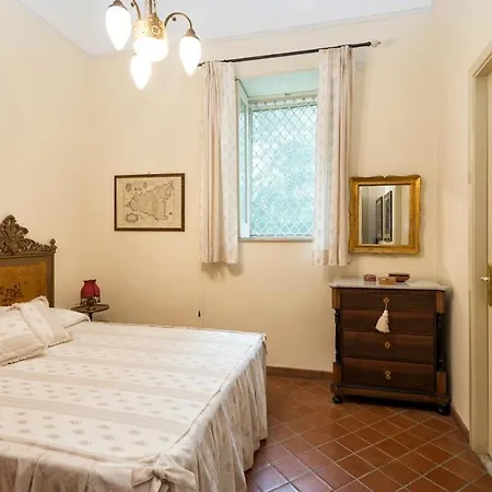Sleeps 6 With Pool